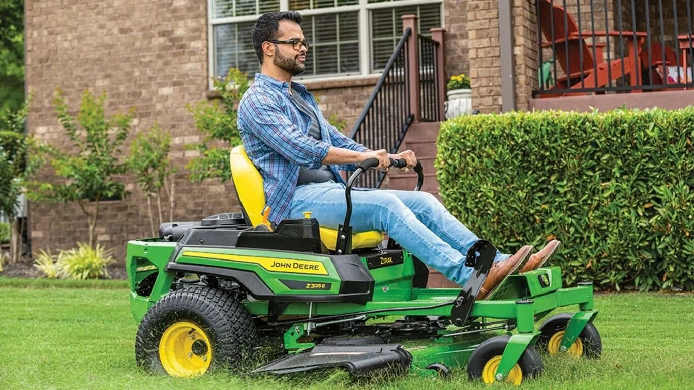 Z325E ZTrak™ Mower with 48-in. Decks - Image 5