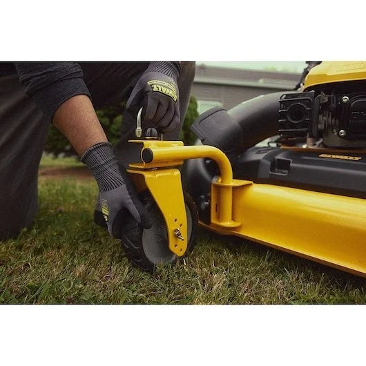 DEWALT 28 in. 224cc 3-in-1 Self-Propelled Gas Push Lawn Mowers - Image 2