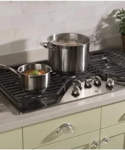 Alternative view of GE 36-Inch Built-in Gas Cooktops JGP5036SLSS